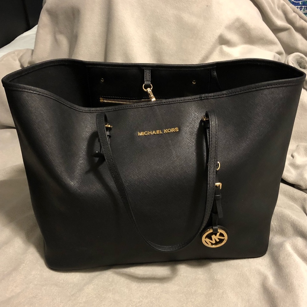 Michael Kors saffiano leather Jet Set medium tote